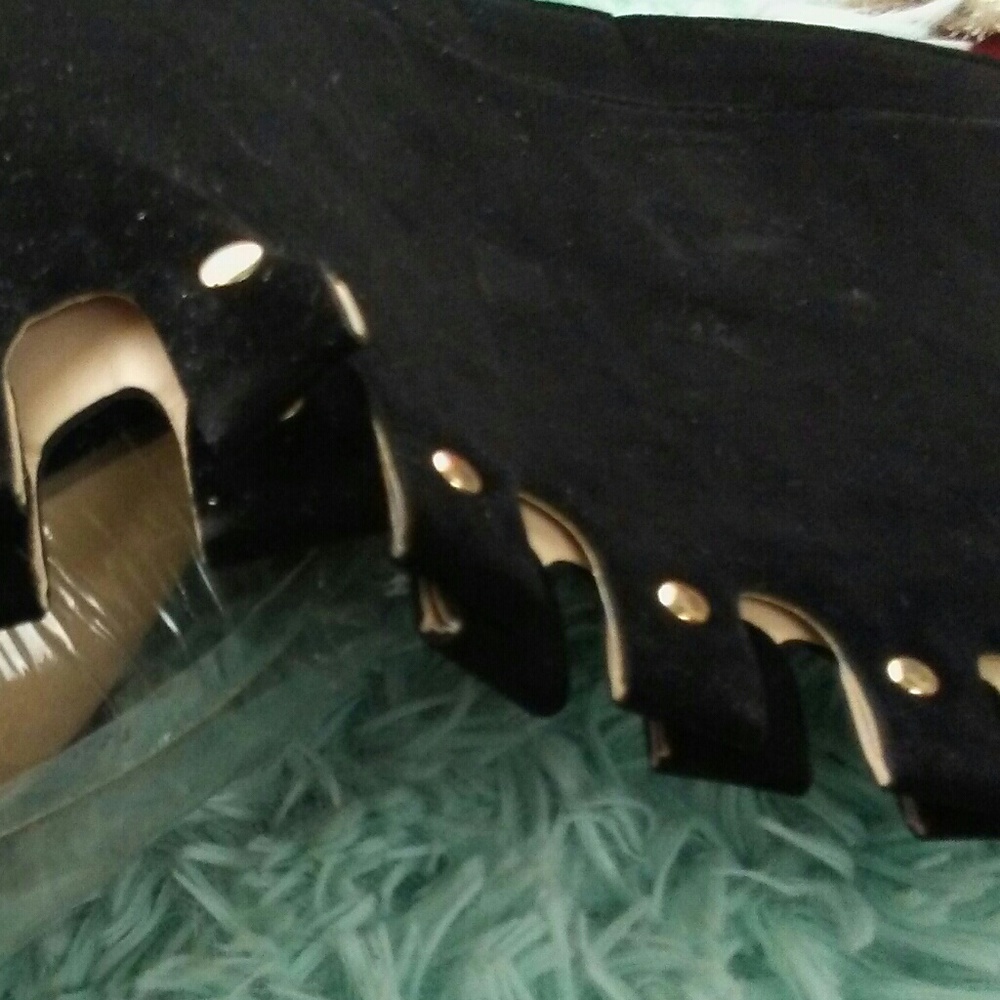 Shoes - Picture 5 of 5